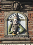 902875 Afbeelding van de gevelsteen 'D'CONINCK VAN POORTUGAEL', in de gevel van het pand Voorstraat 14 te Utrecht.